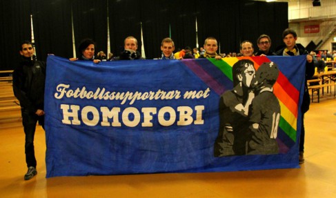 Fotbollssupportrar mot homofobi
