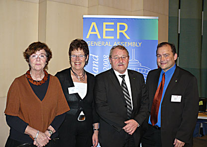 På bilden från vänster: Monica Carlsson (V), Lisbeth Rydefjärd (KD), Håkan Sandgren (S) och Thomas Hartman (S). Några av de svenskar som är engagerade i arbetet med AER.